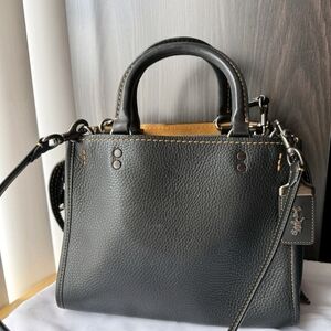 Coach Rogue 25 (2nd Generation) 1941 with Pewter Hardware Honey